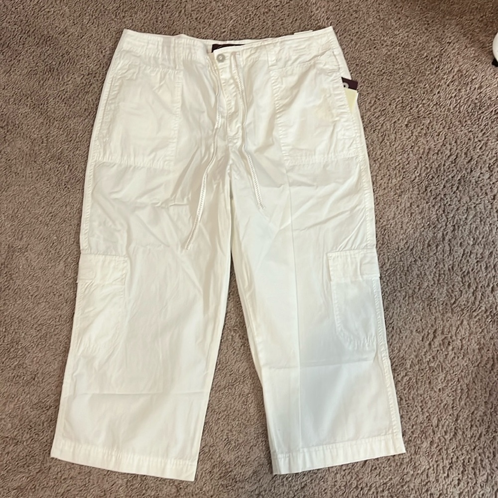 NWT Gloria Vanderbilt Cargo Capris